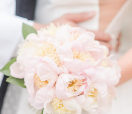 Kelsey Alumbaugh Photography Kansas City Wedding Photographer flowers