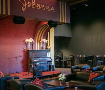 Johnnie's Jazz Bar & Grille - Liberty Kansas City Wedding Venue WedKC Piano