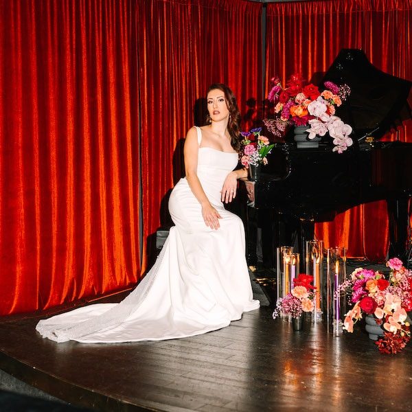 Ambassador Hotel Autograph Collection Kansas City Wedding Venue WedKC Hotel Bride Jazz Lounge Piano Floral