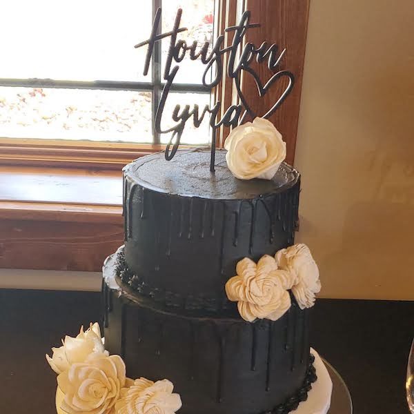 Andreas Sweet Occasions Kansas City Wedding Cake Dessert WedKC Houston Lyvia Black