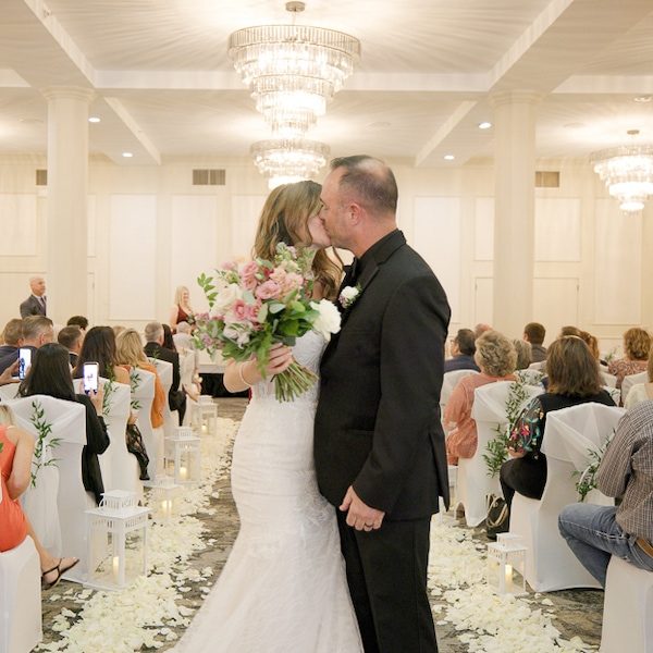 At-Ease-Events-KC-WedKC-Wedding-Planner-Couple-Kiss