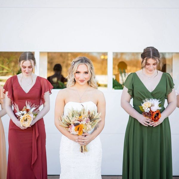 Berry Acres Country Elegance Wedding Venue Kansas City Bride Bridesmaids Bouquets
