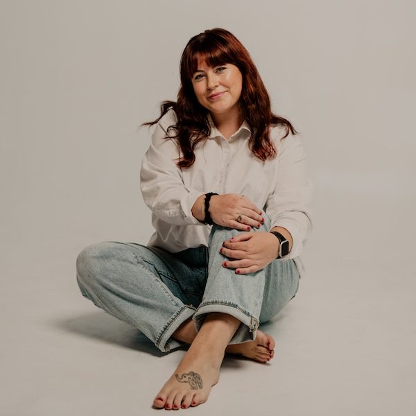 Budget Bee Kansas City Wedding Vendor Budgeting WedKC Bio Taylor