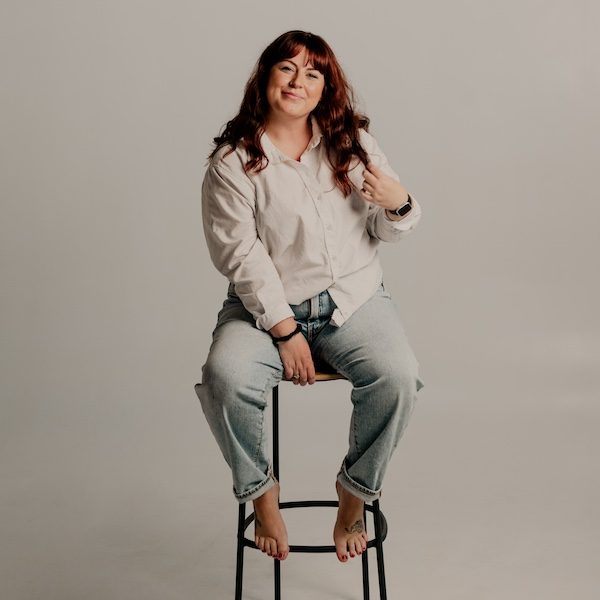 Budget Bee Kansas City Wedding Vendor Budgeting WedKC Stool