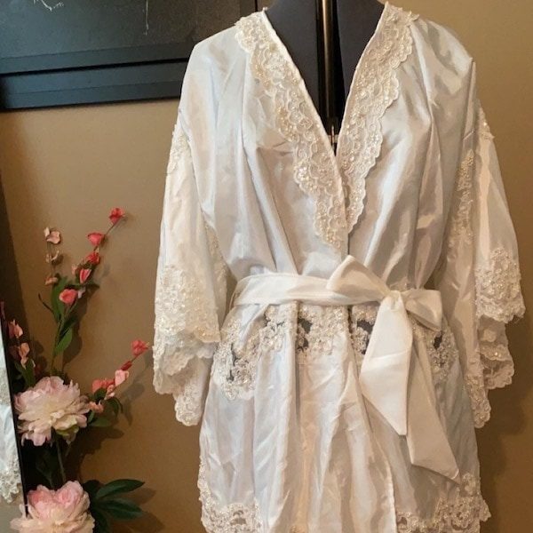 Cline's Custom Alterations Kansas City Wedding Dress Robe