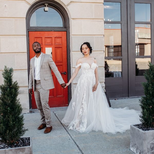 Cottonwood Photography Kansas City Wedding Photographer Wedkc Bride Groom Sidewalk