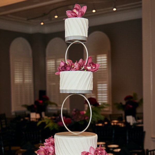 Events by Emily Kansas City Wedding Planner Wedkc Floating Cake