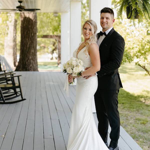 Executive Hills Polo Club Kansas City Wedding Venue WedKC Bride Groom Porch