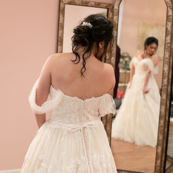 Heartland Lodge Kansas City WedKC Wedding Venue Dress Mirror