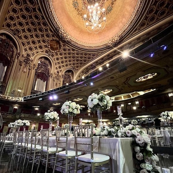 Midland Theatre Kansas City Wedding Venue Wedkc Flowers Ceiling