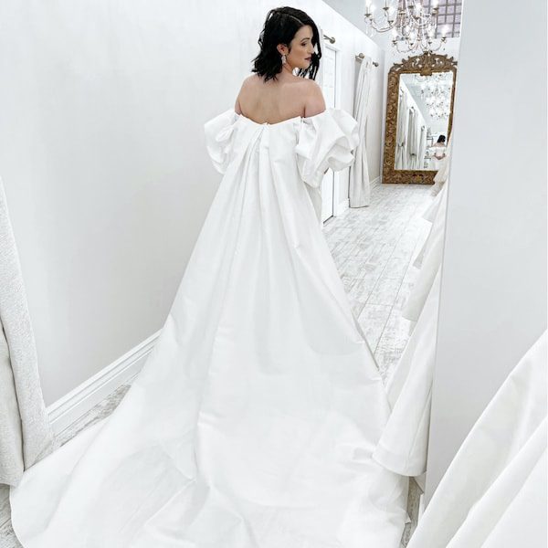 Mimi's Couture Bridal Kansas City Wedding Dress train