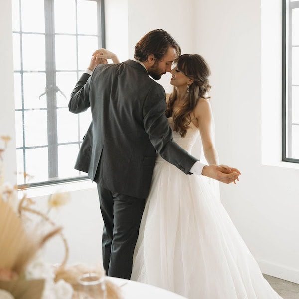 Nichole Storey Photography Kansas City Wedding Photographer WedKC Couple Dance