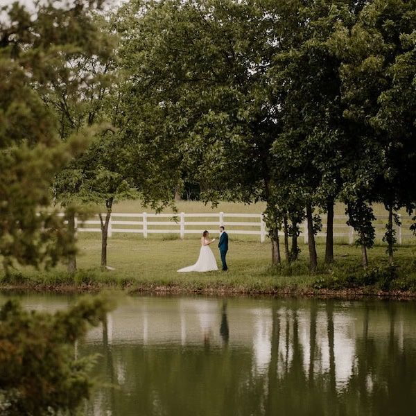 Piper Reese Kansas City Wedding Photography Bride Groom Lake