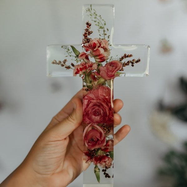 The Garden Gallery KC Wedding Kansas City WedKC Floral Preservation Cross