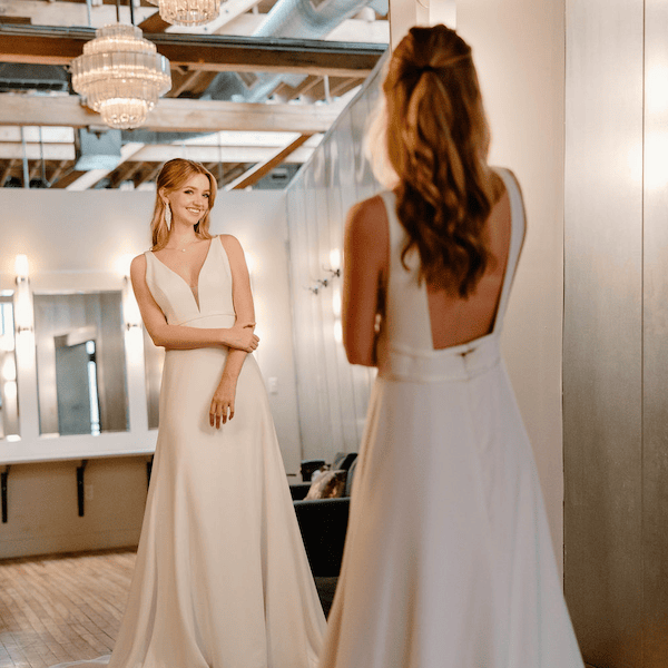 The Harlow Kansas City Wedding Venue WedKC Bridal Suite Bride