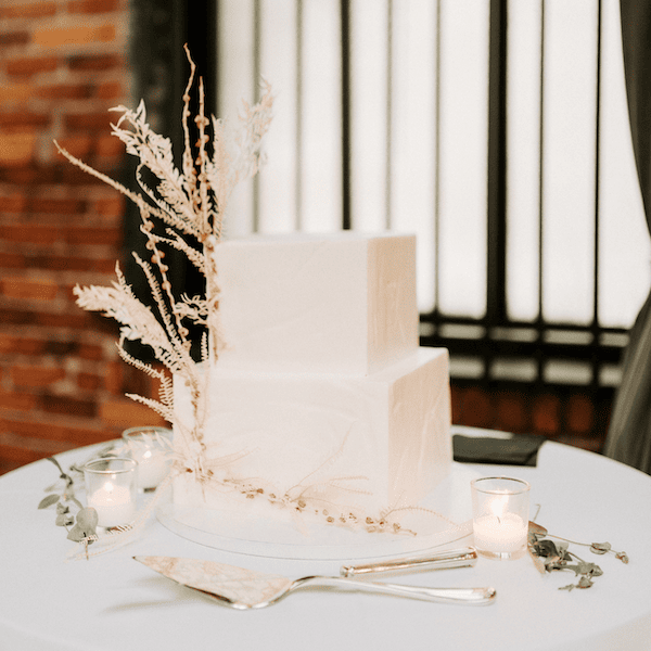 The Harlow Kansas City Wedding Venue WedKC Cake