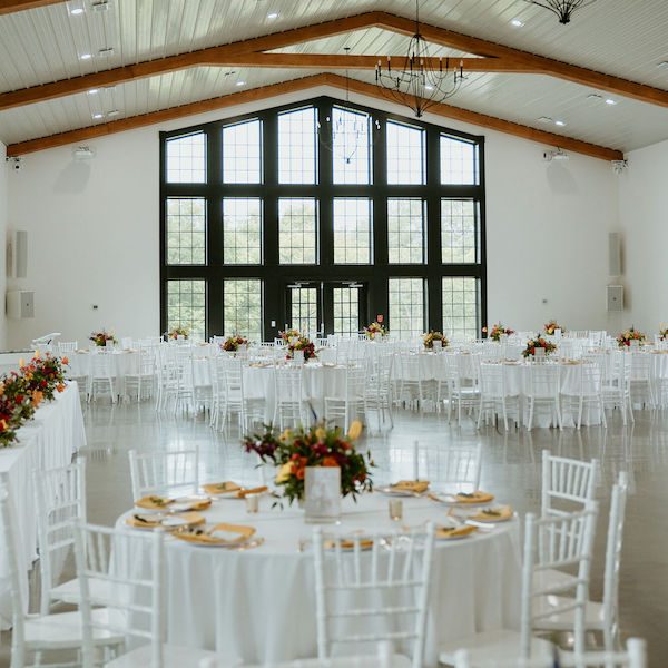 The-Vineyard-at-J-Creek-Kansas-City-Wedding-Venue-WedKC-Reception-Tables