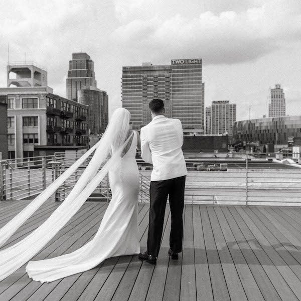 ThirtyOne-Thirty Events Kansas City Wedding Planner WedKC Couple Skyline